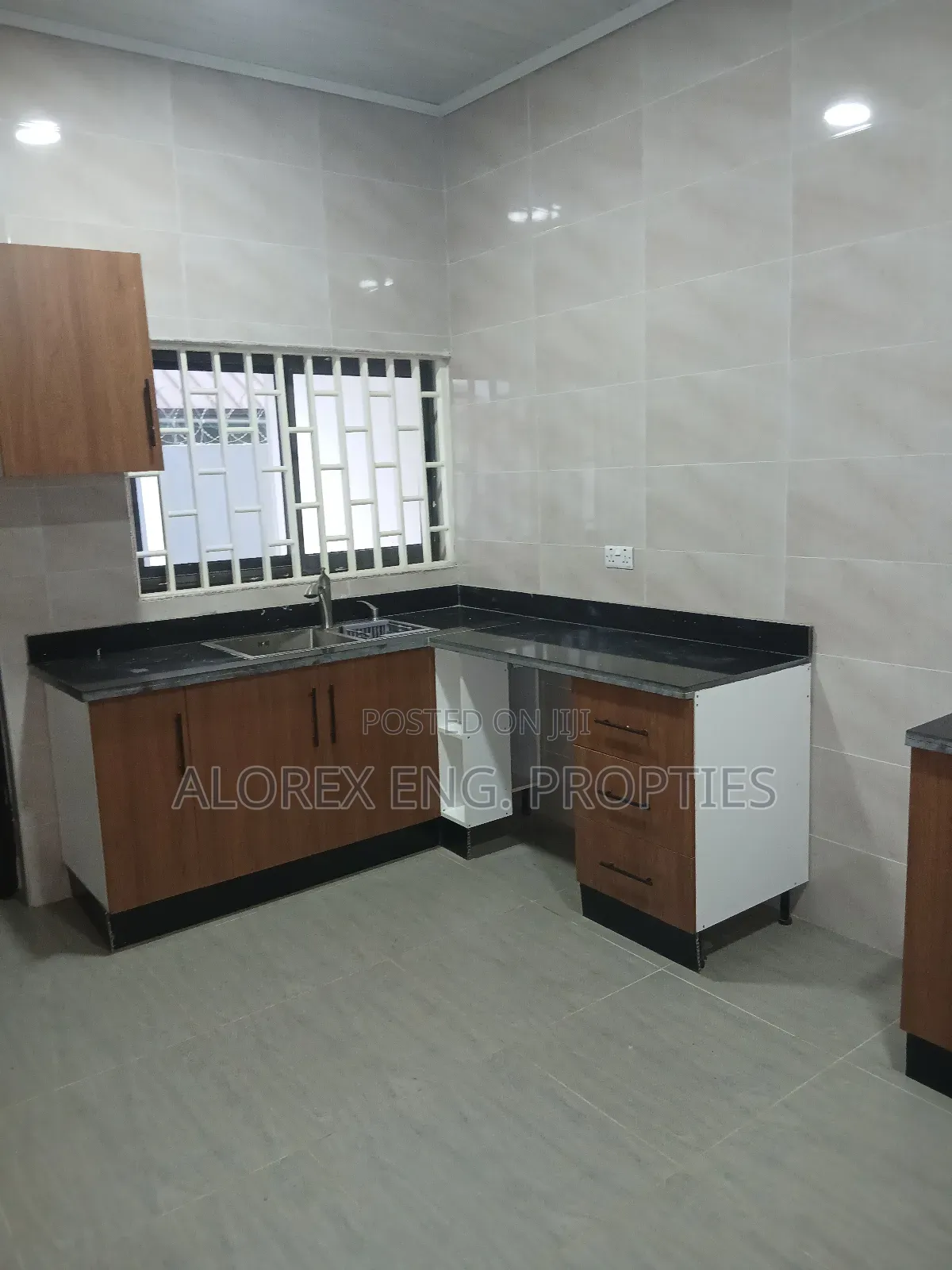 2bdrm Apartment in Wardrobe, Adenta for rent