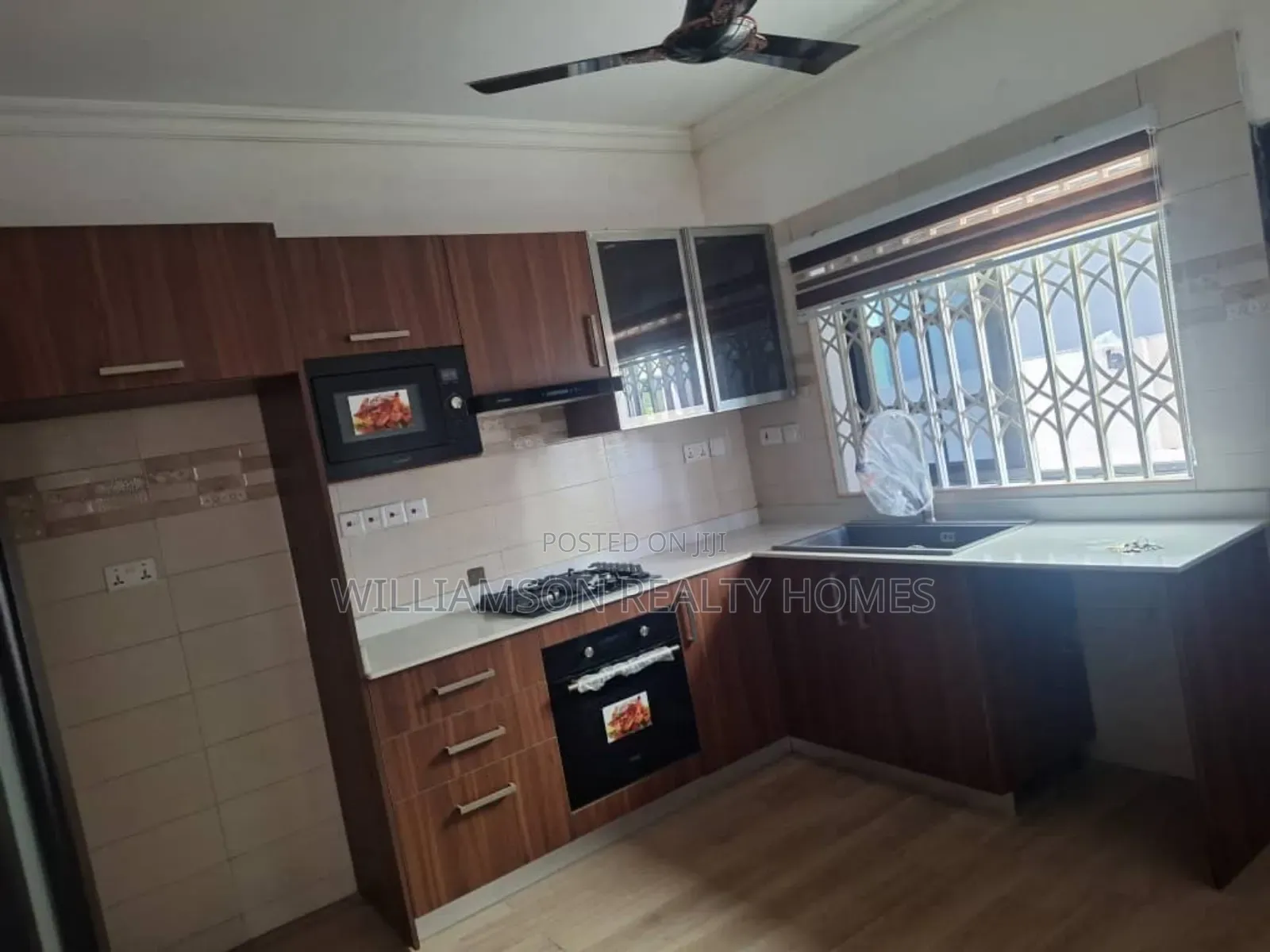 4bdrm House in Tempo Estate Area, Spintex for rent