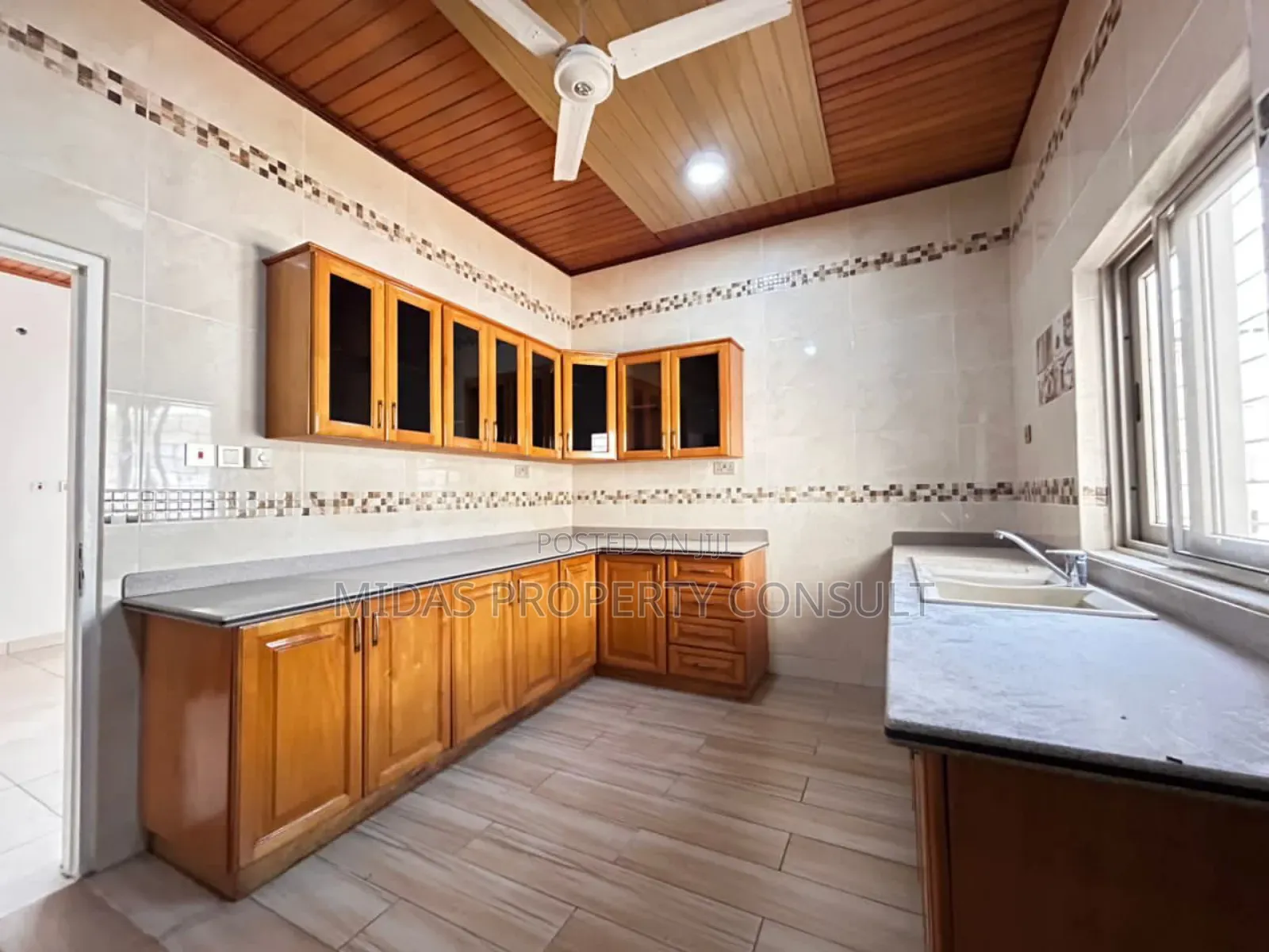 7bdrm House in Labone for rent