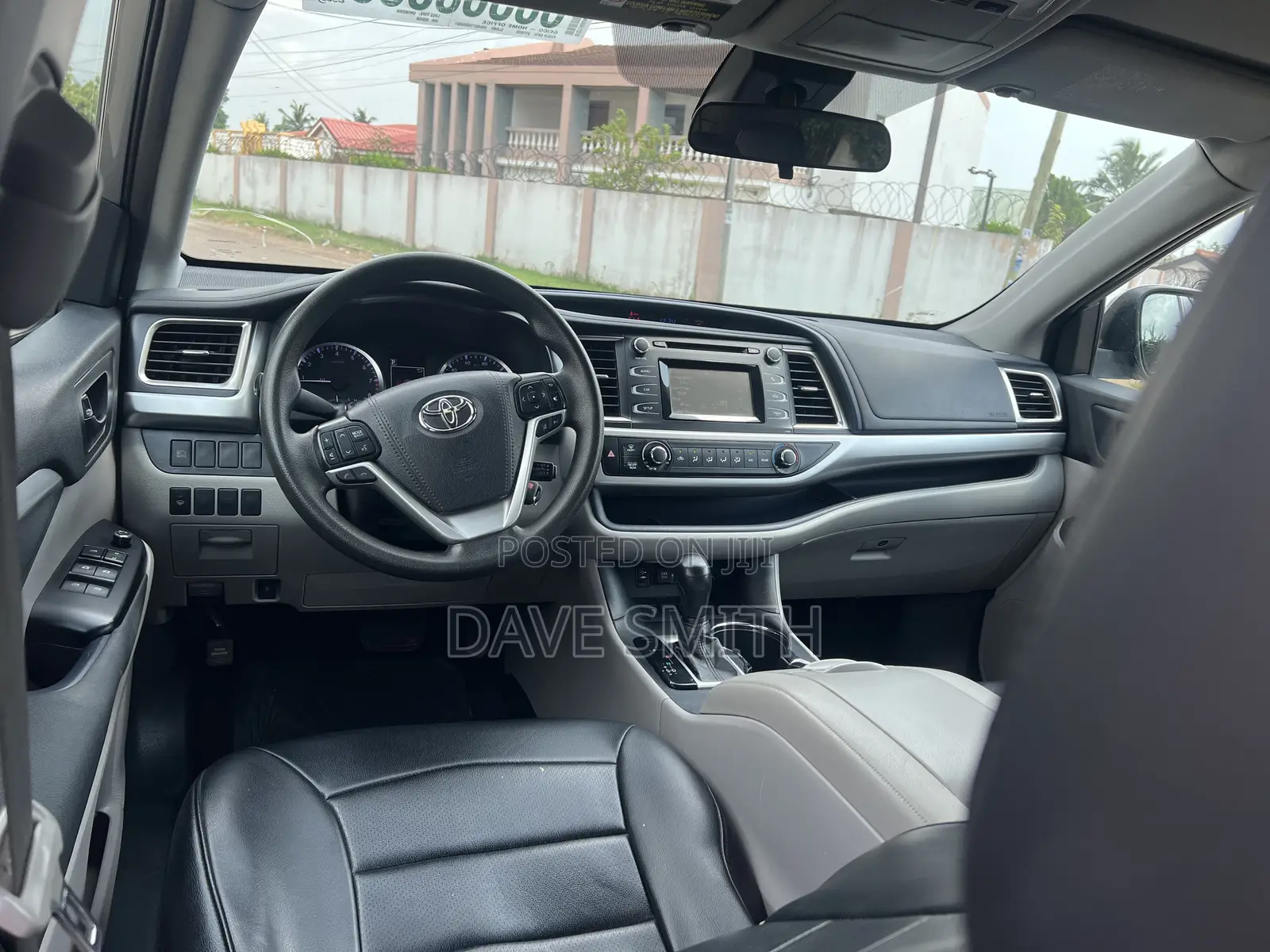 Toyota Highlander LE 2019 Silver