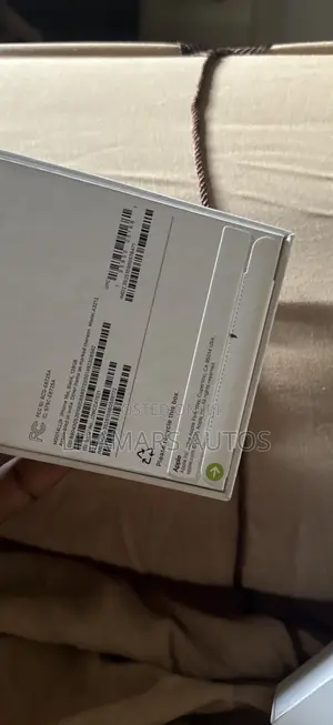 New Apple iPhone 16e 128 GB Black