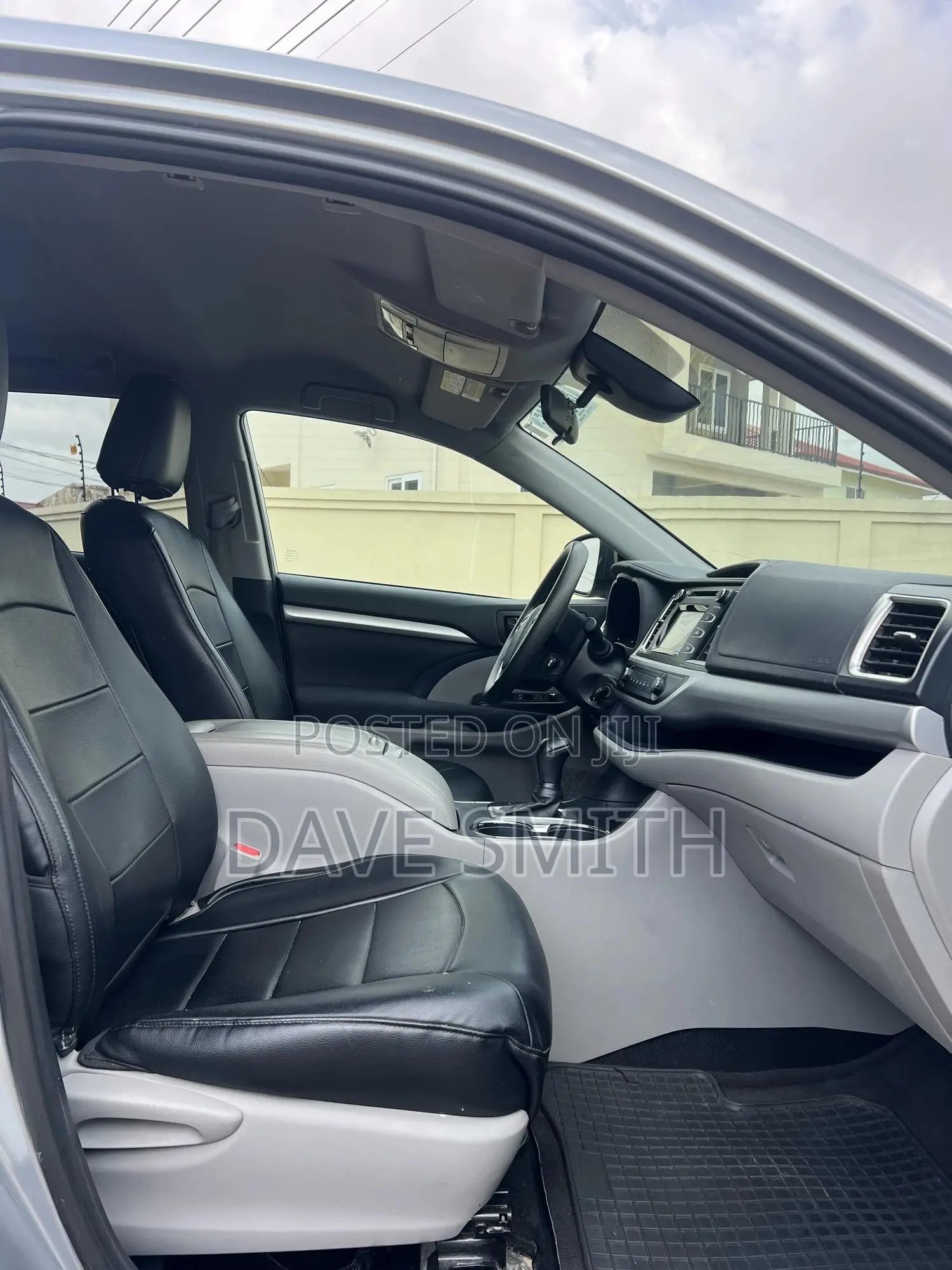 Toyota Highlander LE 2019 Silver