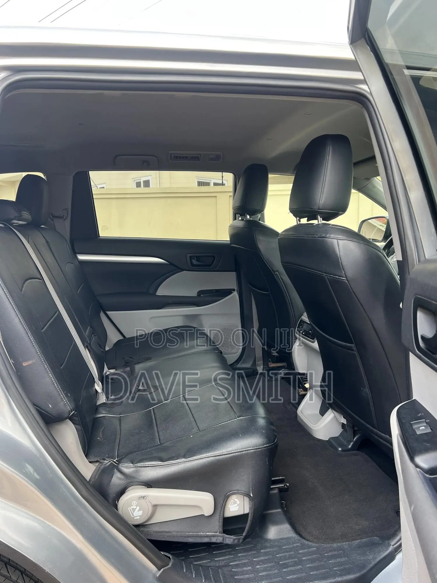 Toyota Highlander LE 2019 Silver