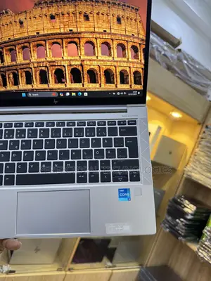 New Laptop HP EliteBook 830 G8 8GB Intel SSD 256GB