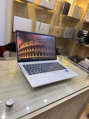 New Laptop HP EliteBook 830 G8 8GB Intel SSD 256GB