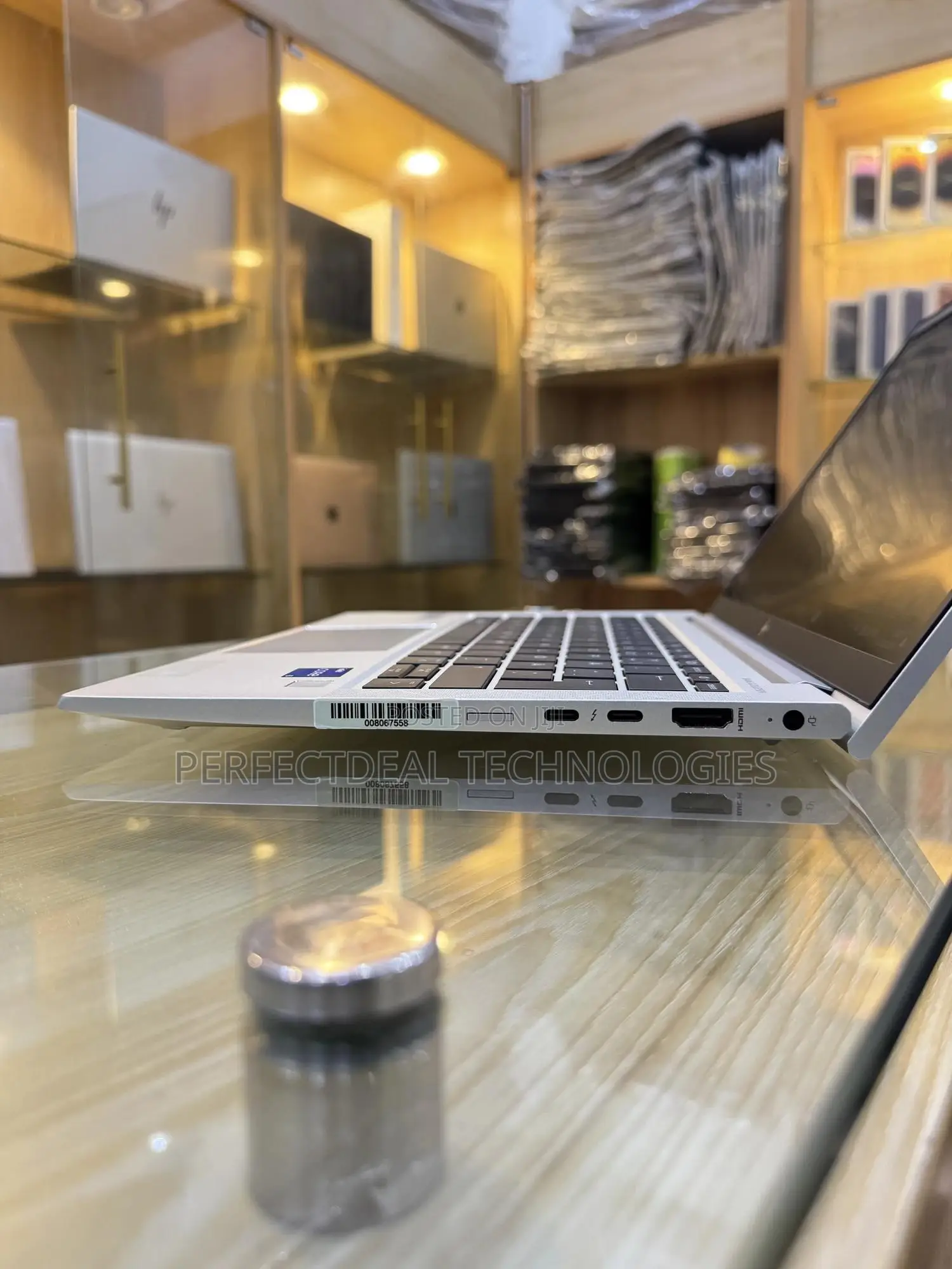 New Laptop HP EliteBook 830 G8 8GB Intel SSD 256GB