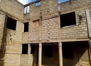 8bdrm Mansion in Kwabenya for sale