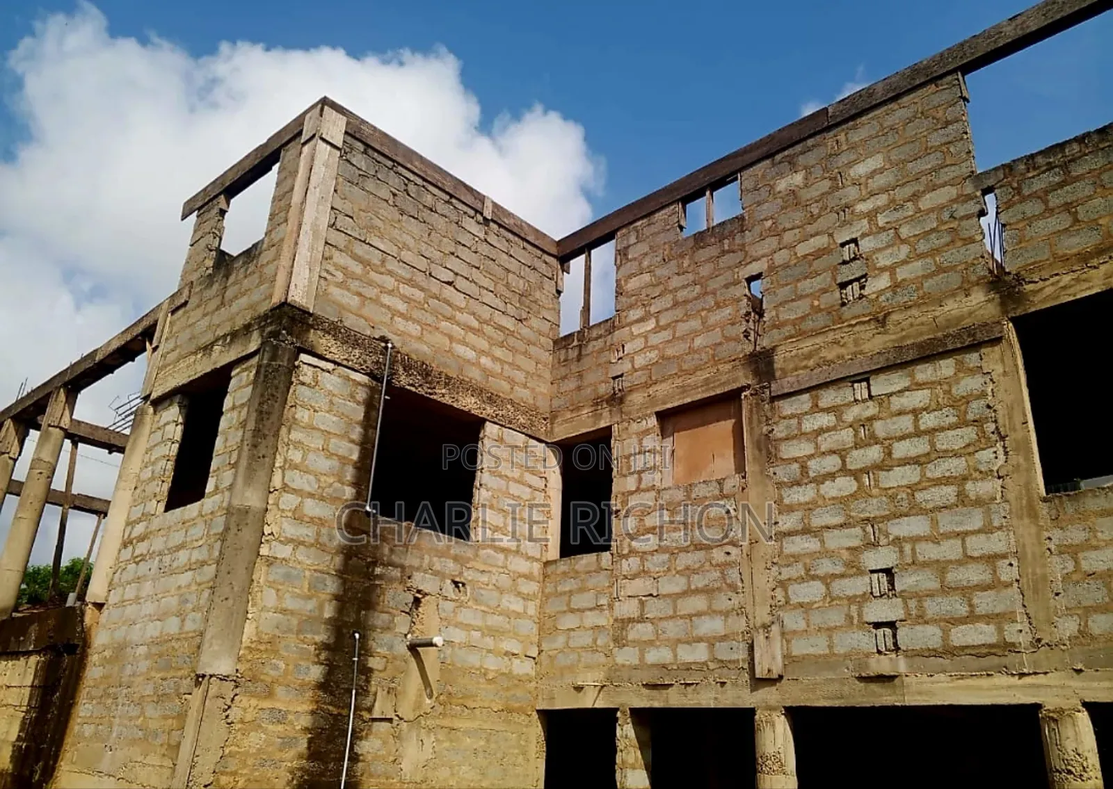 8bdrm Mansion in Kwabenya for sale