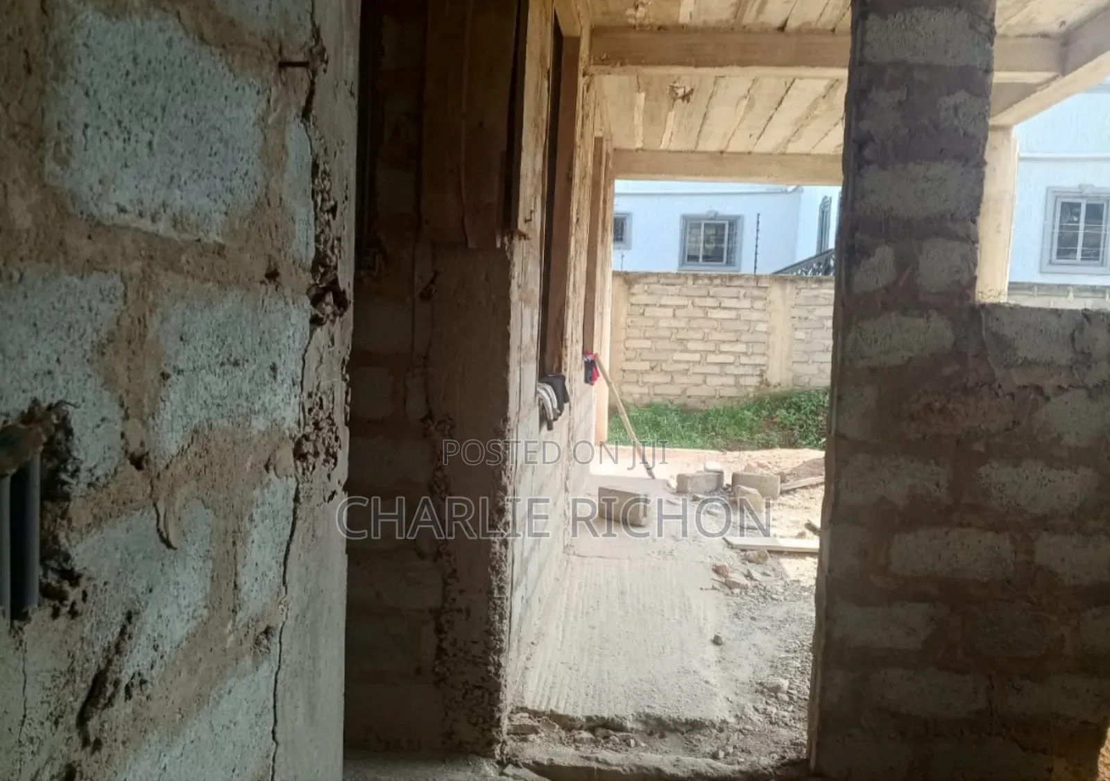 8bdrm Mansion in Kwabenya for sale