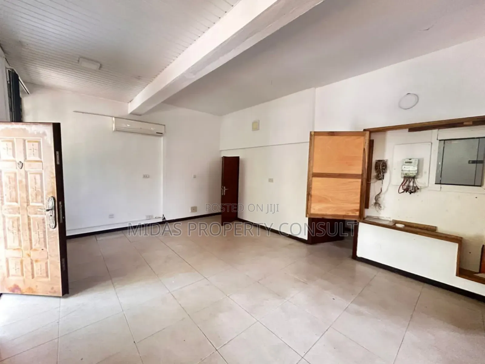5bedroom Self Compound to Let for Office Use at Ridge