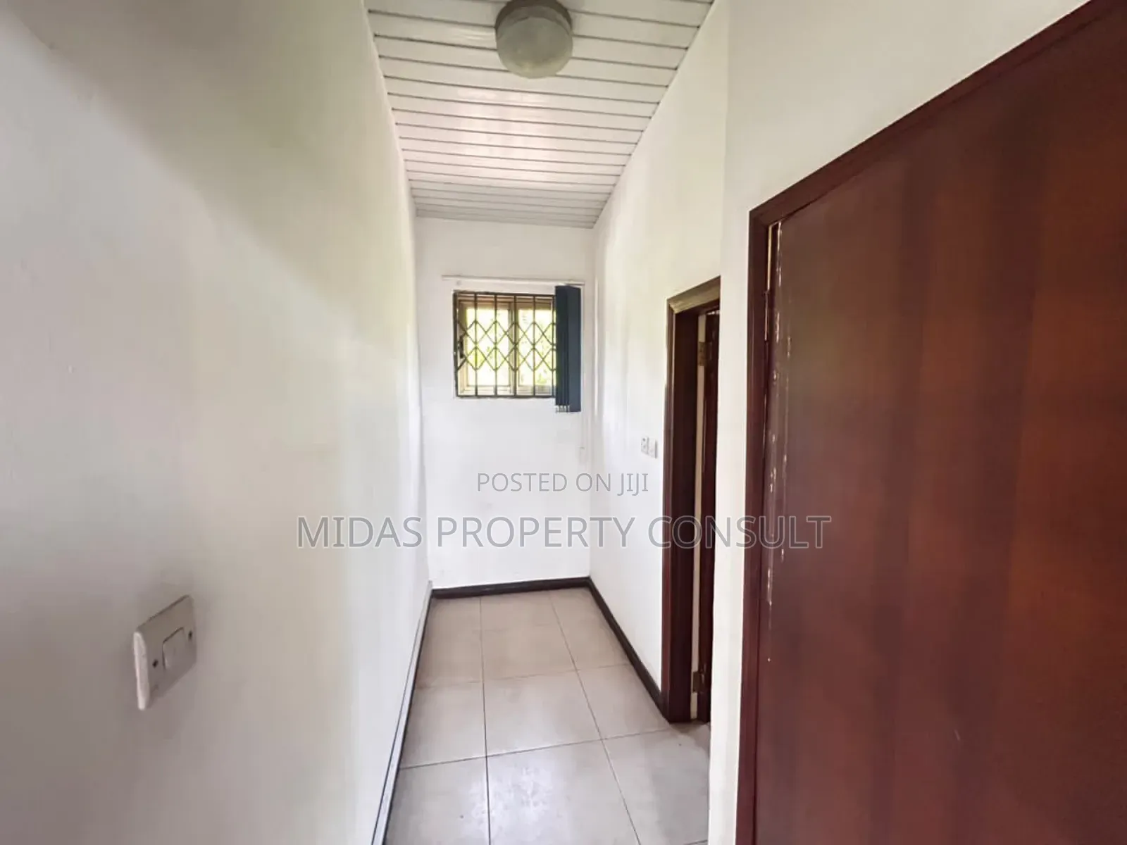5bedroom Self Compound to Let for Office Use at Ridge