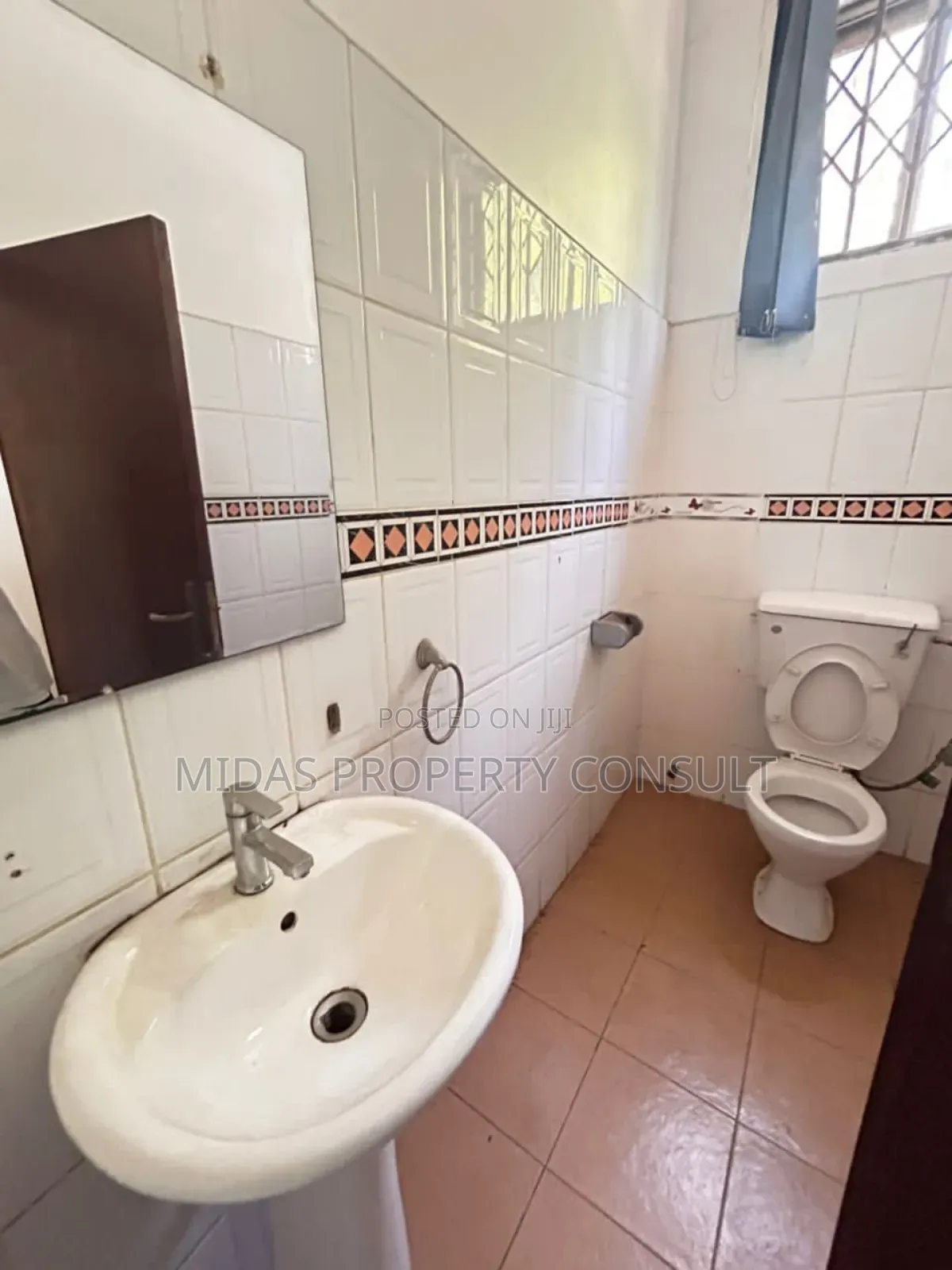 5bedroom Self Compound to Let for Office Use at Ridge