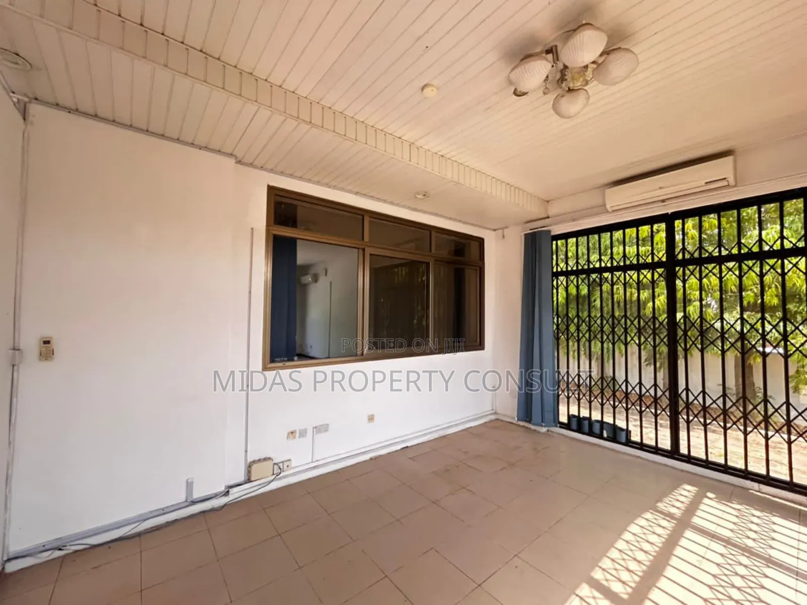 5bedroom Self Compound to Let for Office Use at Ridge