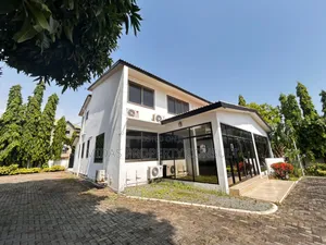 5bedroom Self Compound to Let for Office Use at Ridge