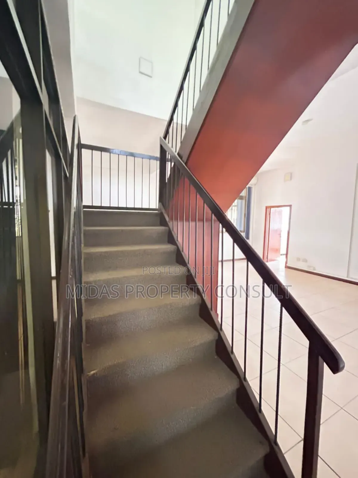 5bedroom Self Compound to Let for Office Use at Ridge