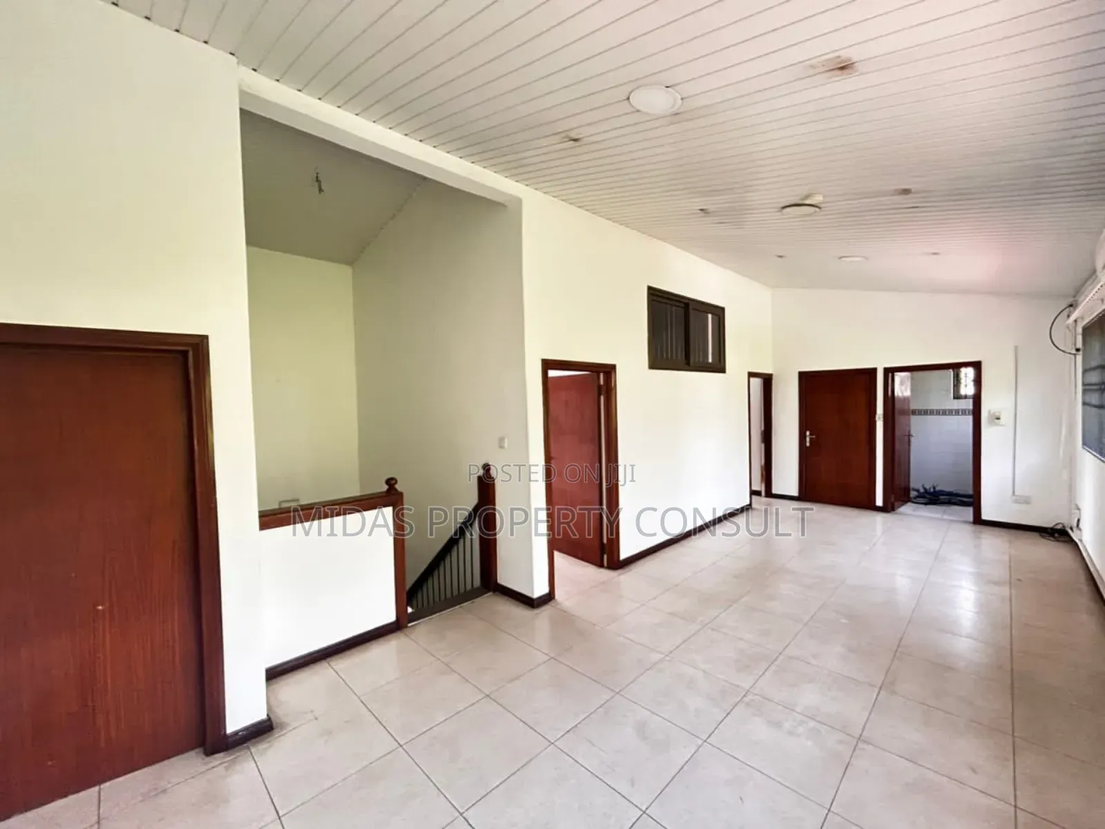 5bedroom Self Compound to Let for Office Use at Ridge