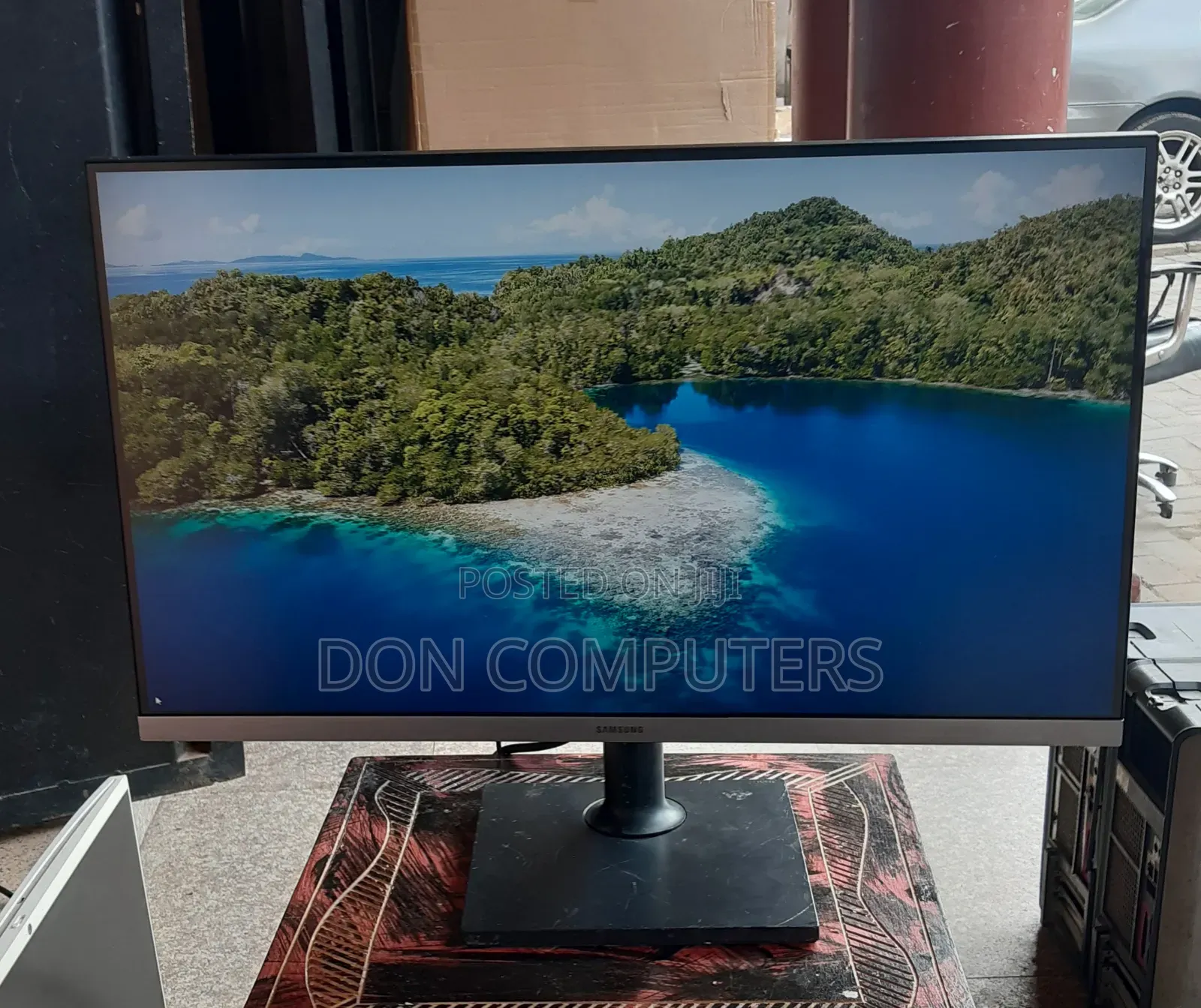Samsung 28 Inches Uhd Ips Edgeless Monitor