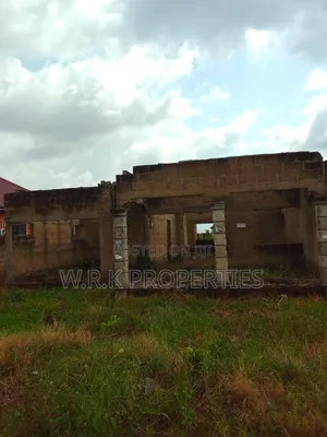 4bdrm House in Pastoria,Akordum, New-Juaben Municipal for sale