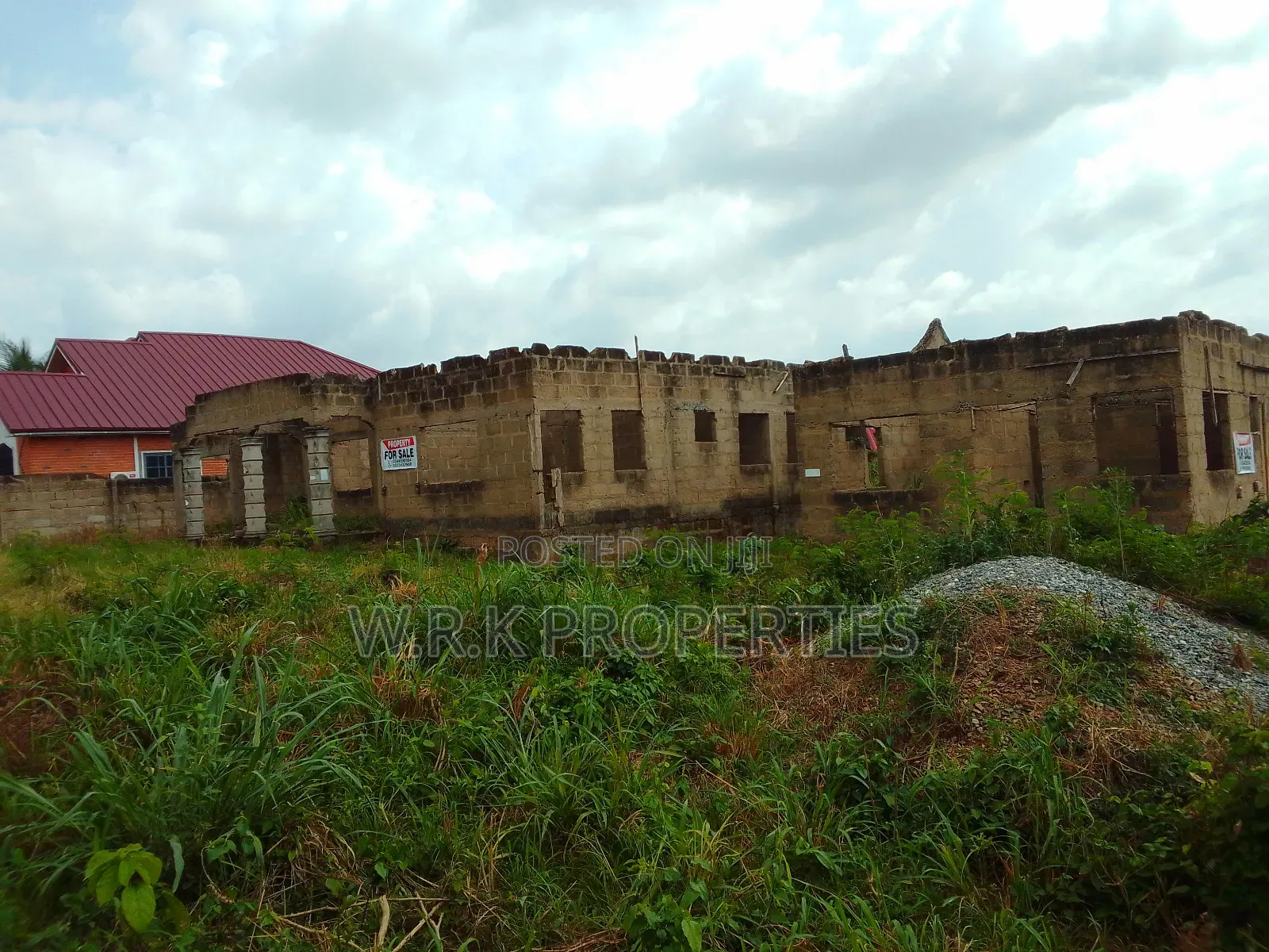 4bdrm House in Pastoria,Akordum, New-Juaben Municipal for sale