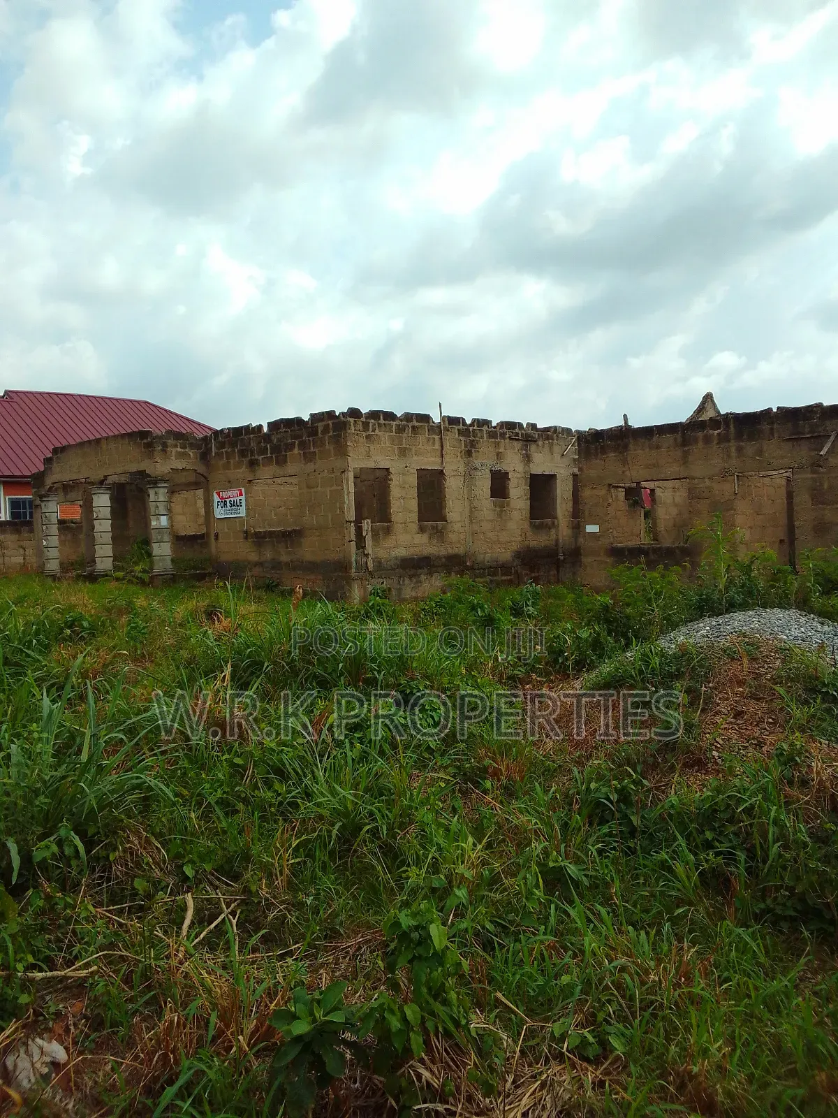 4bdrm House in Pastoria,Akordum, New-Juaben Municipal for sale