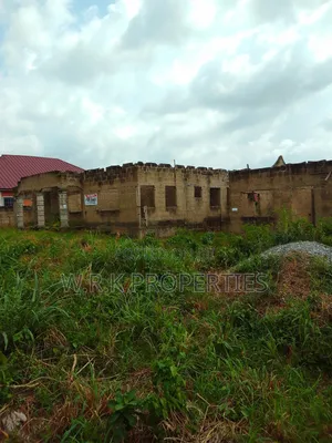 4bdrm House in Pastoria,Akordum, New-Juaben Municipal for sale