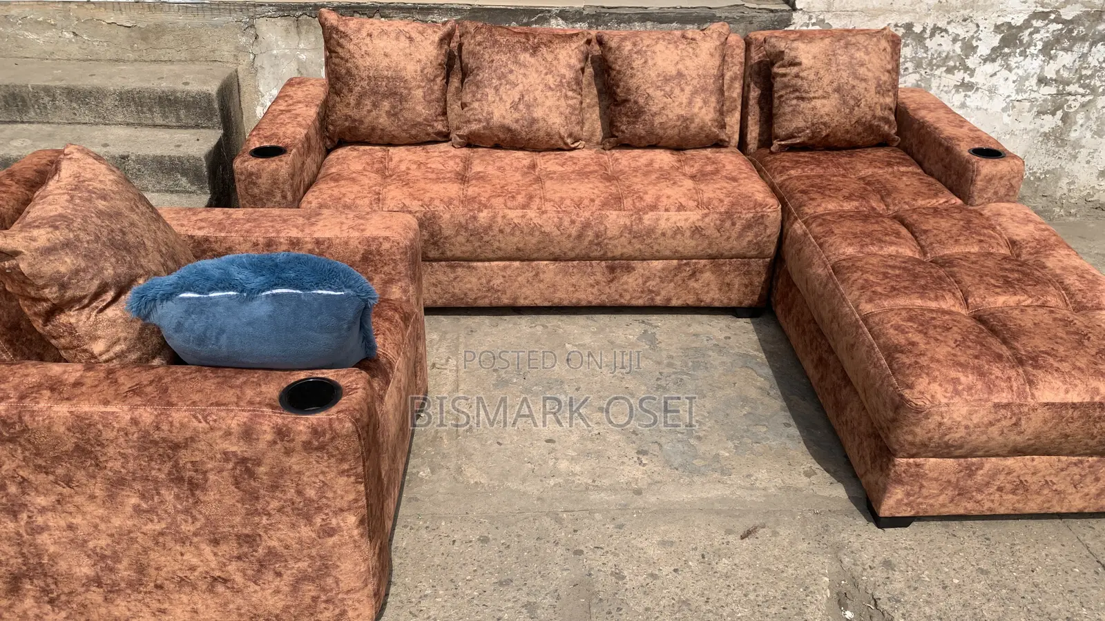 A Comfortable L Shape With Single