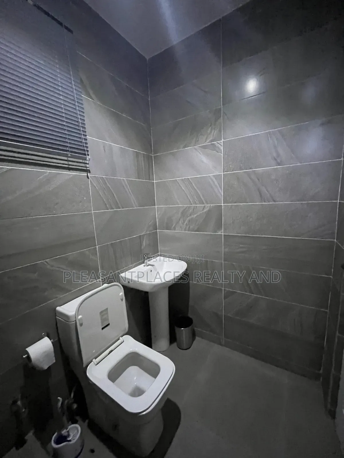 2bdrm Apartment in Pleasantplaces, Adjiriganor for rent
