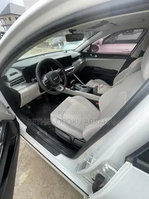 Kia K5 LX 2022 White