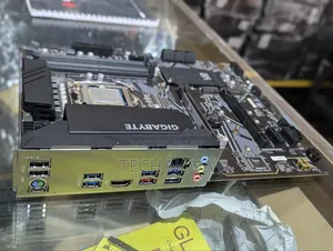 Gigabyte Z490 Ud Intel Lga1200 Atx 10th/11th Gen Motherboard