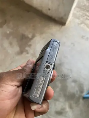 Canon Ixus