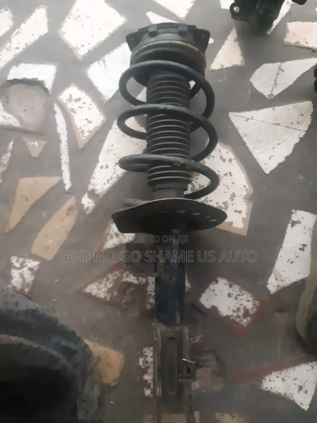 Nissan Rogue 2008 to 2014 Front Shocks