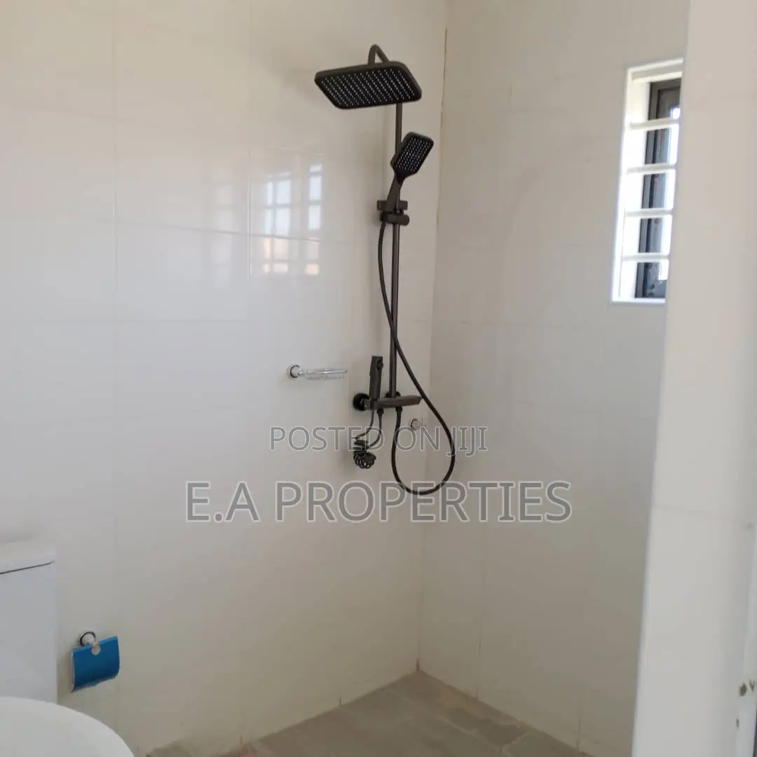 3bdrm House in E A Properties, Manet Court for sale