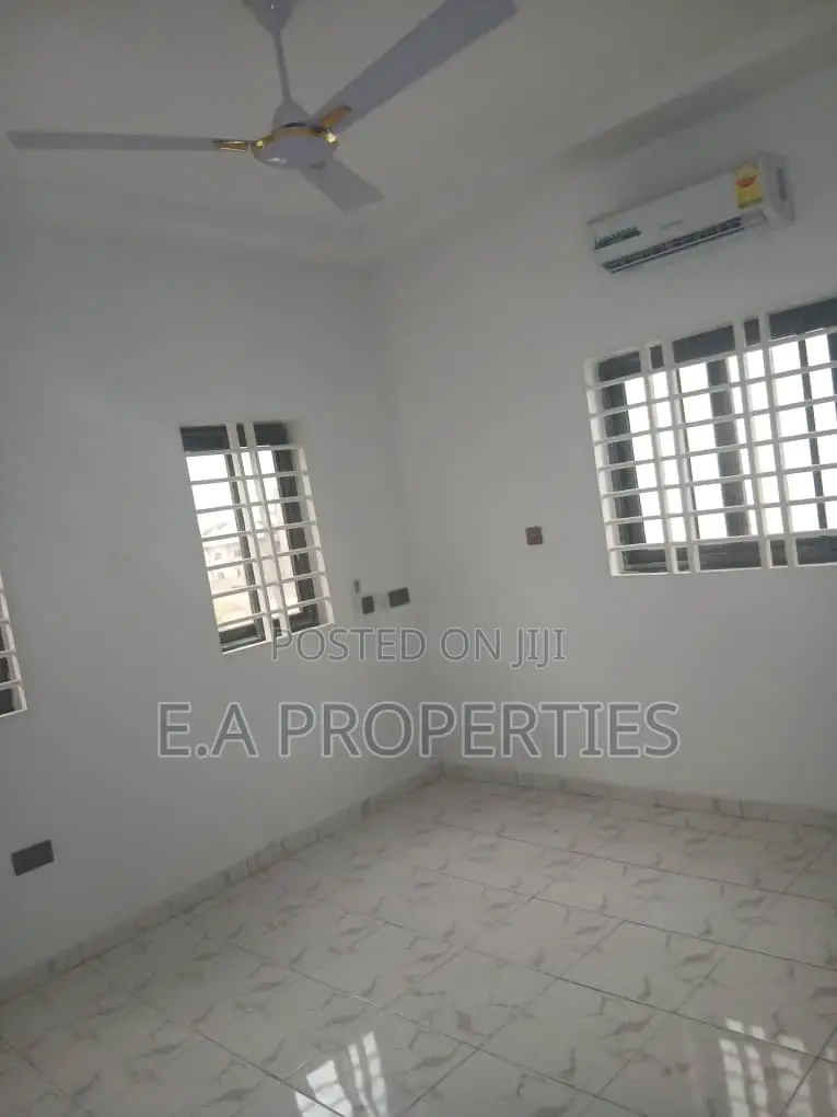 3bdrm House in E A Properties, Ghana Flag for sale