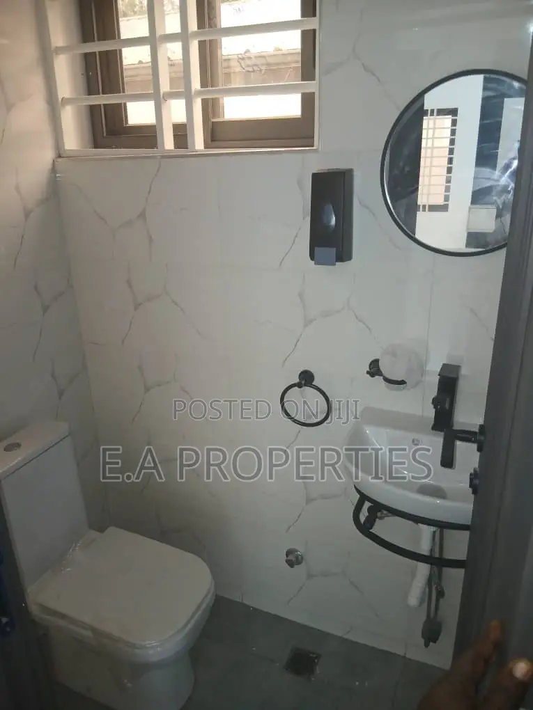 3bdrm House in E A Properties, Ghana Flag for sale