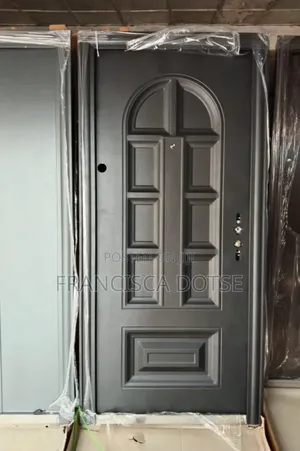 Durable Sed Black Door