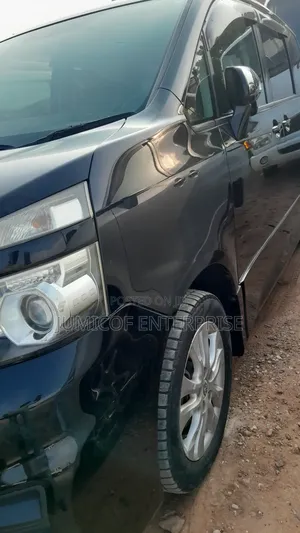 Toyota Voxy 2011 Black