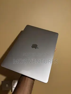 Laptop Apple MacBook Pro 2020 16GB Intel Core i5 SSD 250GB