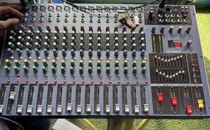 Straight 16-Channel Mg Mixer Console