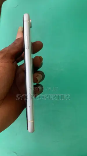 Apple iPhone XR 128 GB White
