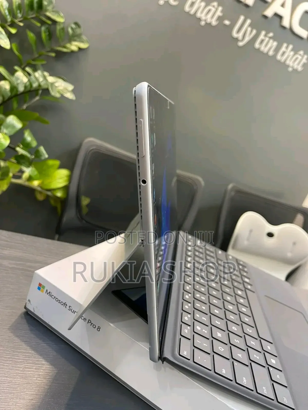 New Microsoft Surface Pro 7 16GB Intel Core I7 SSHD (Hybrid) 512GB in