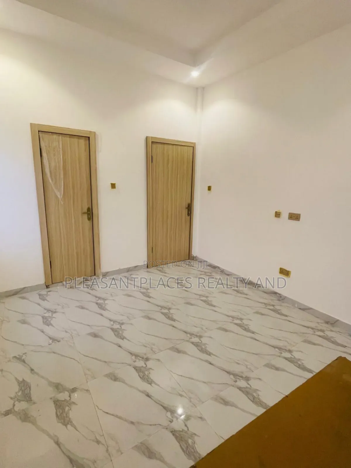 4bdrm House in Pleasantplaces, East Legon for sale