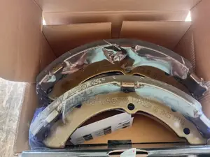 Original Brake Shoes for Toyota Costa Bus,Hilux,Prado, Civilian