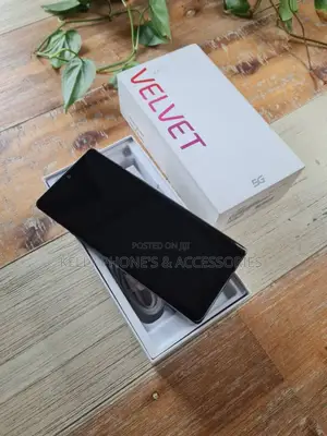 New LG Velvet 128 GB Black