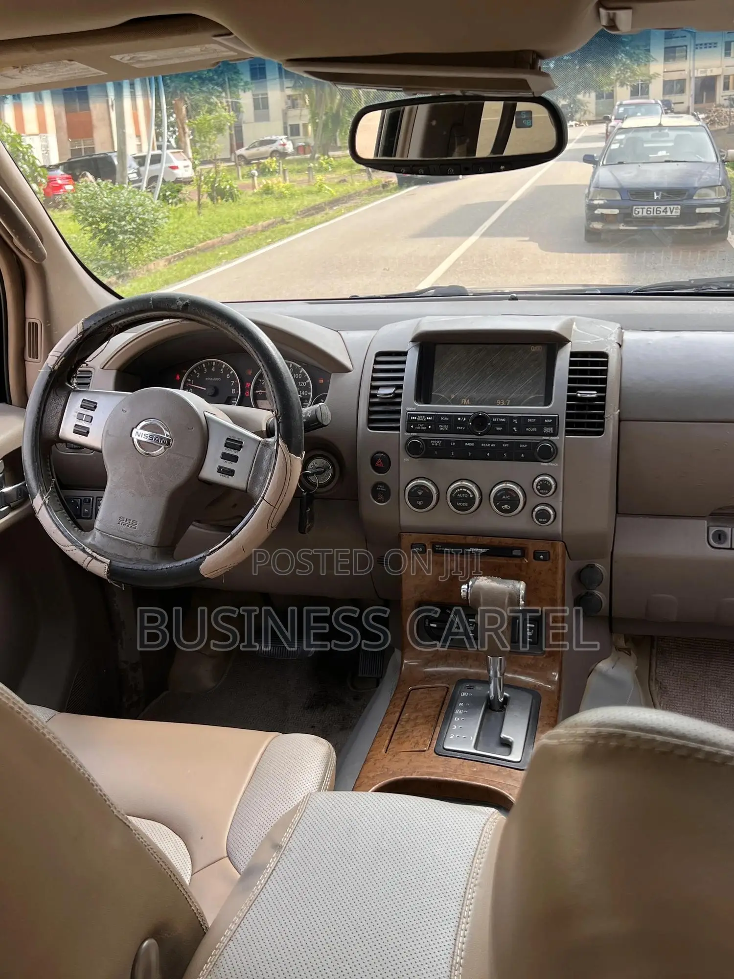 Nissan Pathfinder 2004 Brown