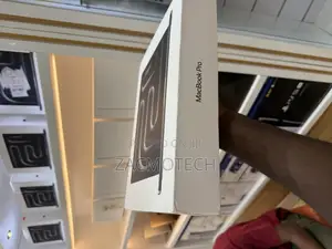 New Laptop Apple Macbook Pro 2025 M5 14-Inch 24GB Apple M5 SSD 1T