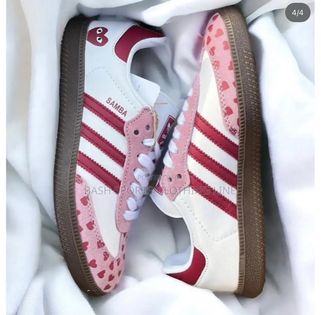 Unisex Adidas Sneakers
