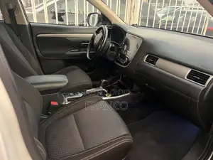 Mitsubishi Outlander SE FWD 2018 White