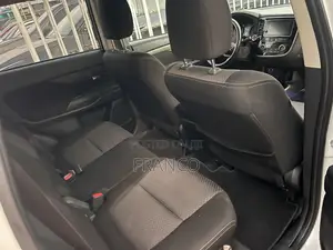 Mitsubishi Outlander SE FWD 2018 White