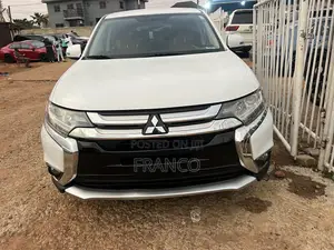 Mitsubishi Outlander SE FWD 2018 White