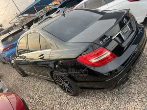 Mercedes-Benz C250 2014 Black